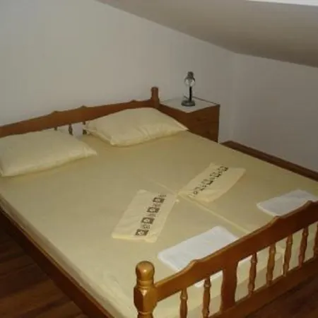 Apartments Tikvesa Novi Vinodolski Room photo