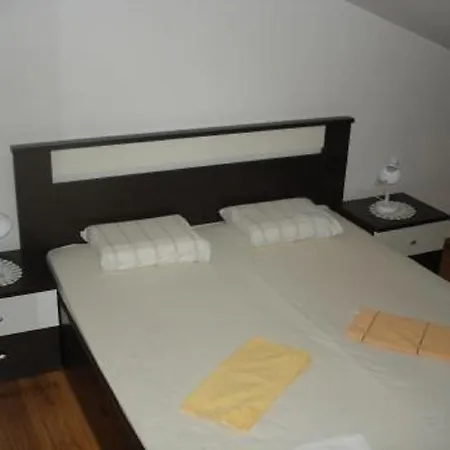 Apartments Tikvesa Novi Vinodolski Room photo